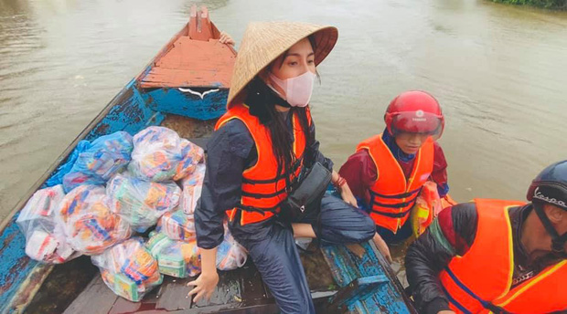 Báo quốc tế nói về bão số 9 Molave tại Việt Nam: Cơn bão cuồng loạn mạnh nhất thập kỷ đánh vào một quốc gia kiên cường - Ảnh 3.