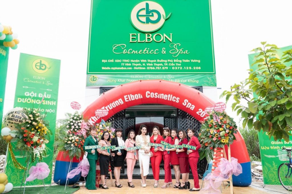 Minh Luân làm náo loạn sự kiện khai trương Elbon Comestics Spa - phunuduongthoi.vn - ảnh 1