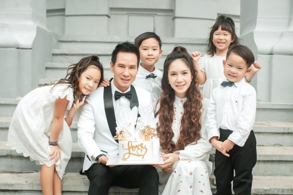 Mách chị em cách diện đồ gia đình đẹp như nhà Lý Hải- Minh Hà - phunuduongthoi.vn - ảnh 5
