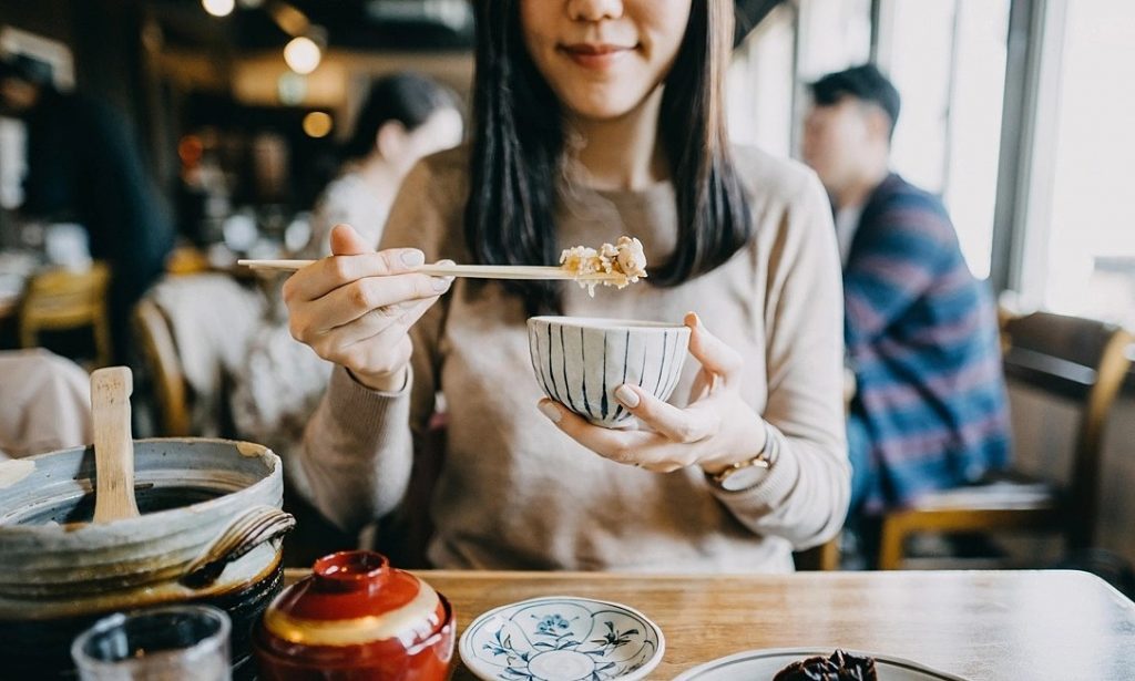 90.526 người Nhật sống thọ hơn 100 tuổi: Bí quyết không phải chăm tập thể dục mà là 3 thói quen giúp nội tạng khỏe mạnh này - Ảnh 3.