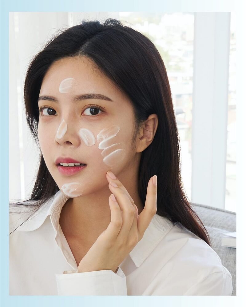 Những sự thật khi bôi kem chống nắng trong mùa hè, là phụ nữ phải ghi nhớ gấp! - Ảnh 4. Bôi kem chống nắng thế nào mới đúng chuẩn?